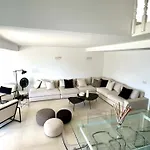 Appartement Fabulous Duplex With Sea And Pool Views 2 Min Walk From 3 Bedrooms Sitio de Calahonda