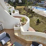 Appartement Fabulous Duplex With Sea And Pool Views 2 Min Walk From 3 Bedrooms Sitio de Calahonda