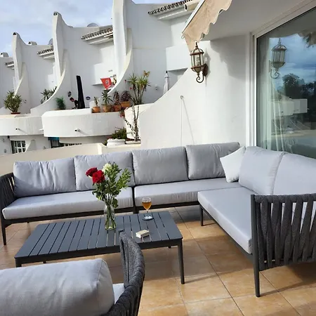 Fabulous Duplex With Sea And Pool Views 2 Min Walk From 3 Bedrooms * Sitio de Calahonda